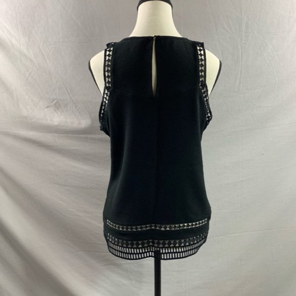 Black Sleeveless Top with Contrast Lace - Picture 4 of 5